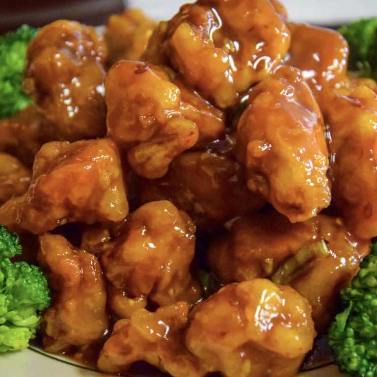 Delicious Asian Flavors: Noodles, Curry, and More